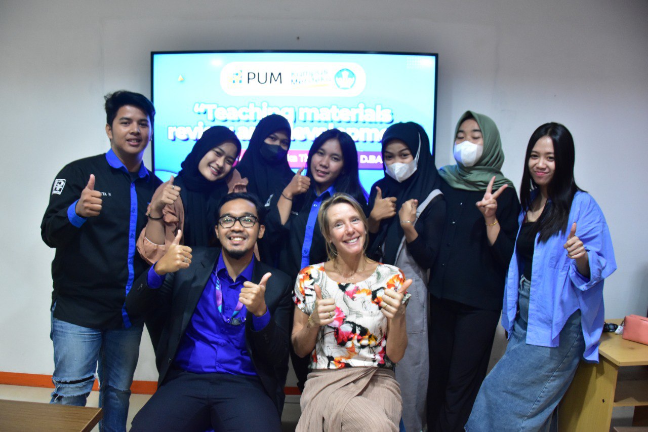 Institut Teknologi dan Bisnis PalComTech Expert Mentoring Mahasiswa Dengan Anoesjka Timmermans